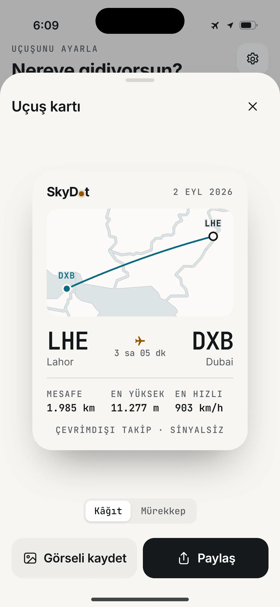 Lahor’dan Dubai’ye SkyDot uçuş kartı: rota haritası, mesafe, en yüksek irtifa ve en yüksek hız; Görseli kaydet ve Paylaş düğmeleriyle.
